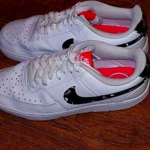 Womens nikes
